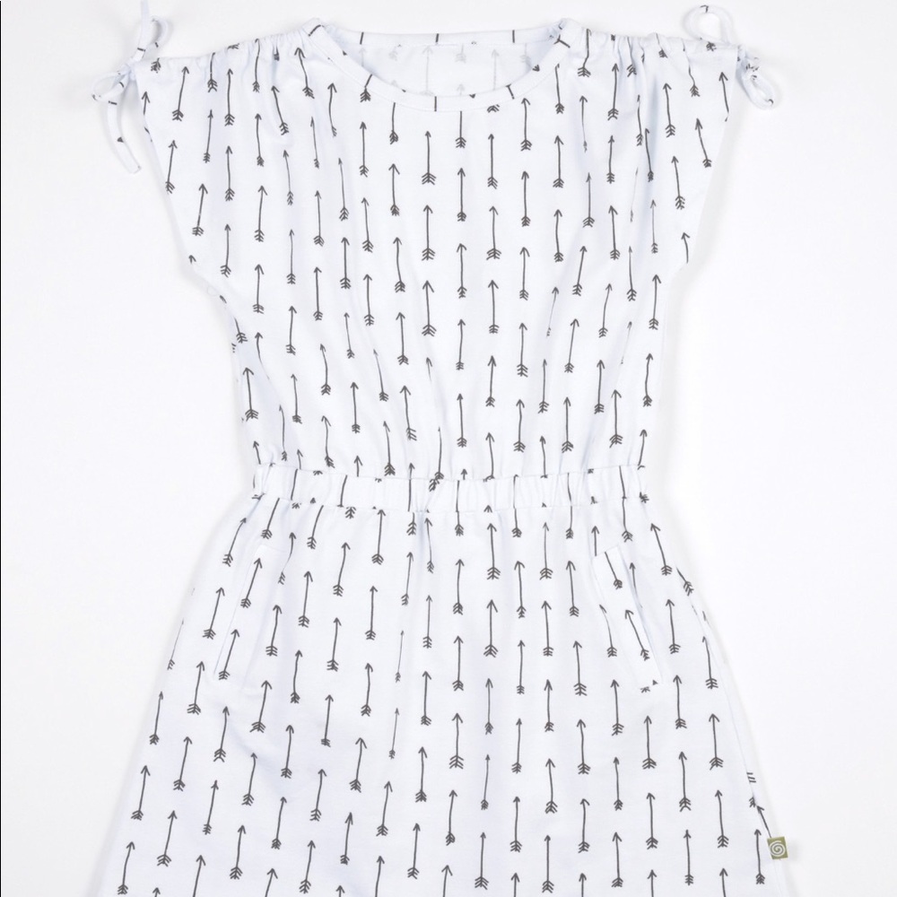🎀🎉Host Pick🎉🎀 Nui white&black sleeveless dress
